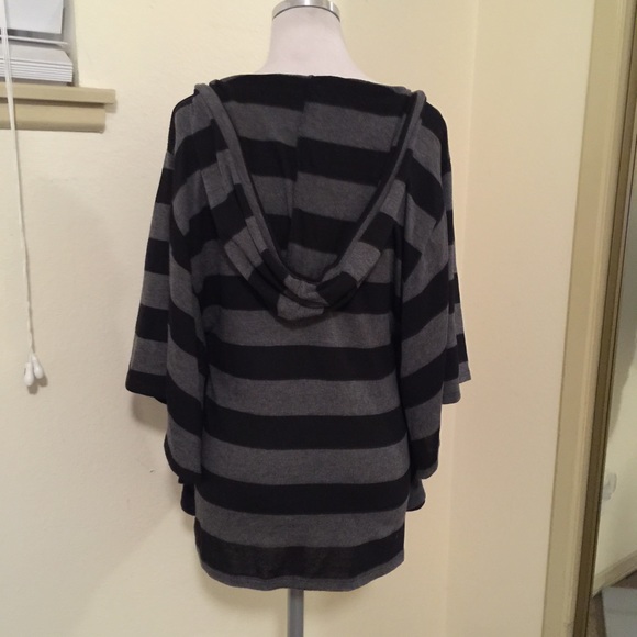 Black and grey striped hooded sweater top sz small - Picture 2 of 3